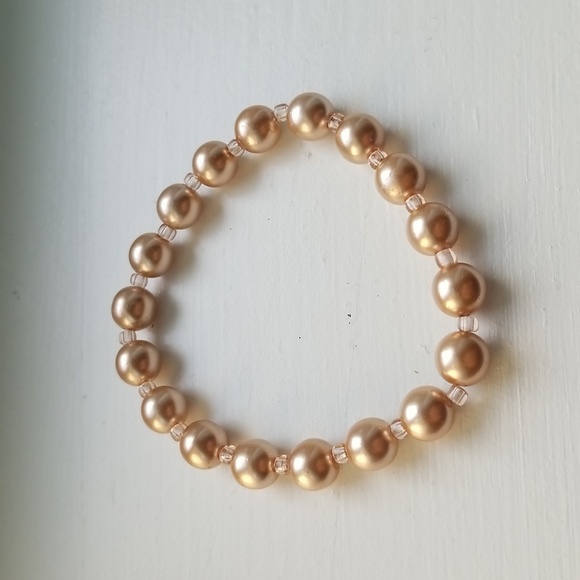 Handmade pearl bracelet. - Picture 1 of 7